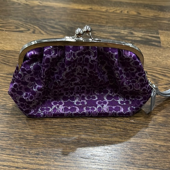 Elegant Purple Coach Wristlet - Picture 3 of 4